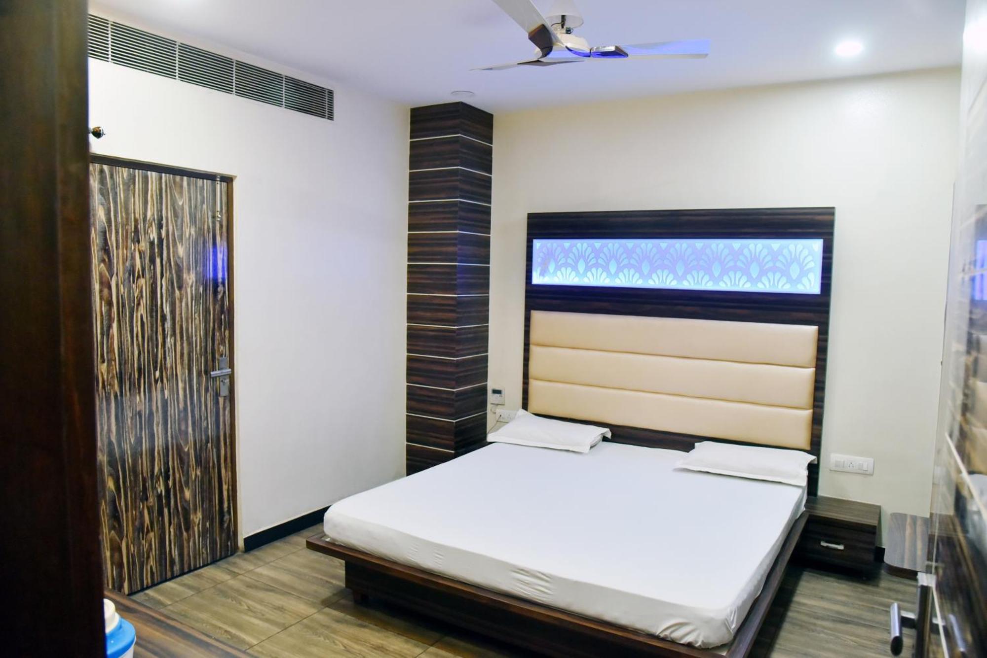 Hotel Midtown & Restaurant Jhunjhunu Exterior photo